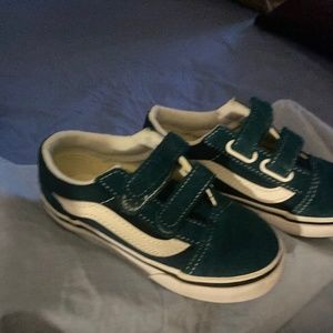 Van sneakers size 6 little kids